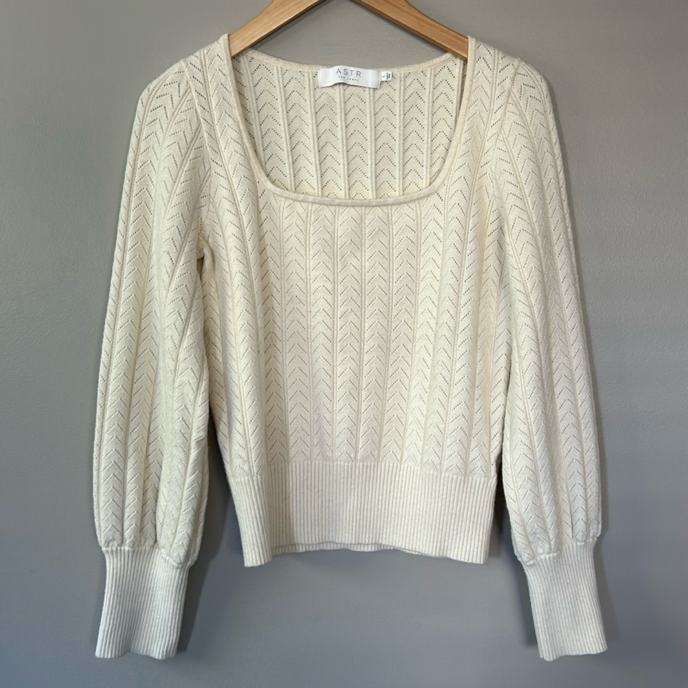 SOLD/NOT FOR SALE ASTR The‎ Label Pointelle Square Scoop Neck Sweater Sz Large
